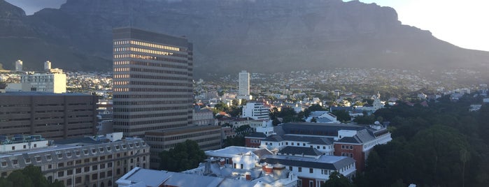Taj Cape Town is one of Tempat yang Disukai Nate.