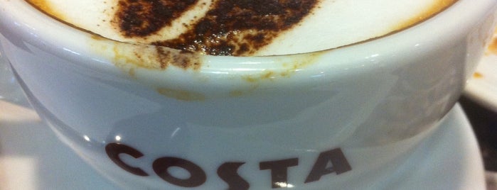 Costa Coffee is one of Emyrさんのお気に入りスポット.