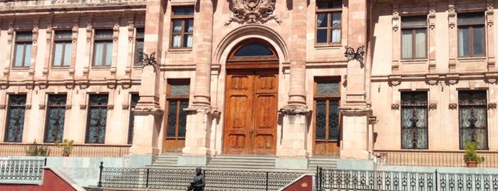 Escuela Normal Oficial de Guanajuato is one of Orte, die Gabriela Gissel gefallen.