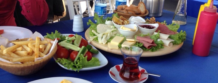 Yakamoz Restaurant is one of Nur Sarı’s Liked Places.