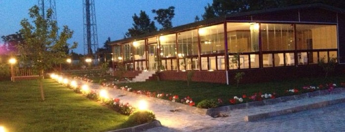 Yazar Park Restaurant is one of ERGÜN'un Beğendiği Mekanlar.