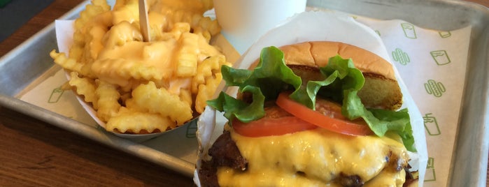 Shake Shack is one of Rubenさんのお気に入りスポット.