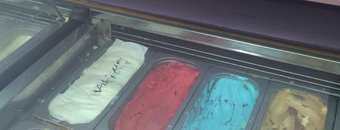 gelateria teaniks is one of Kimmie's Saved Places.