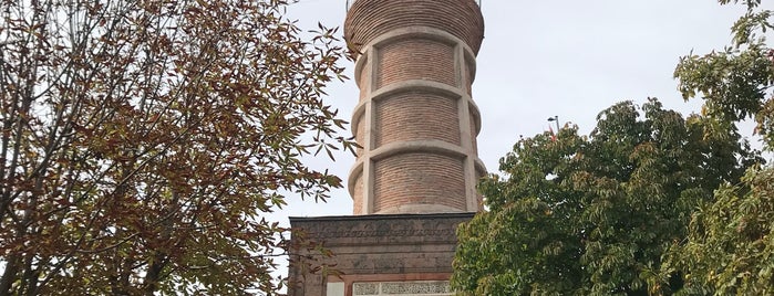 Çelebi Sultan Mehmet (Medrese) Camii is one of Gezilecek yerler.