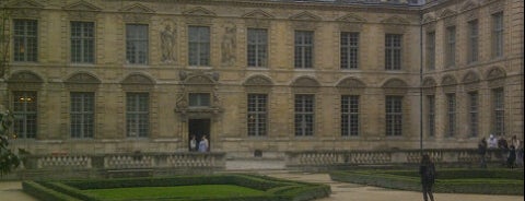 Hôtel de Béthune-Sully is one of Oh lá lá Paris.