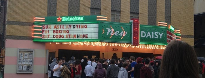 New Daisy Theatre is one of Tempat yang Disukai Nash.