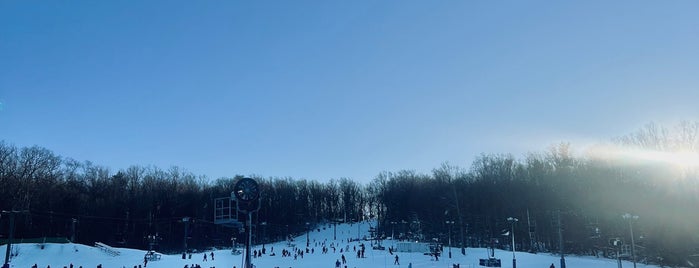 Spring Mountain Ski Area is one of Philly.