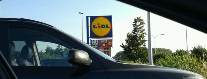 LIDL is one of Locais curtidos por Björn.