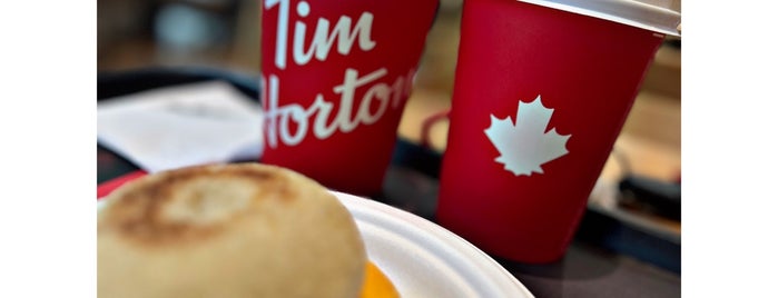 Tim Hortons is one of Noufさんのお気に入りスポット.
