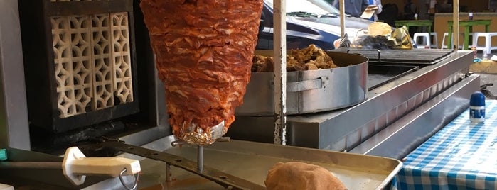 Tacos Al Carbón: La Sirena Gorda is one of Lugares favoritos de Jorge.