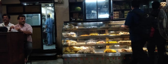 New Tajmahal Cafe is one of Mumbaikar in Mangalore.