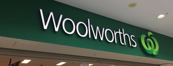 Woolworths is one of Lugares favoritos de Mike.