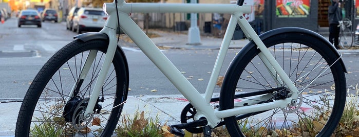 Vanmoof is one of NYC.