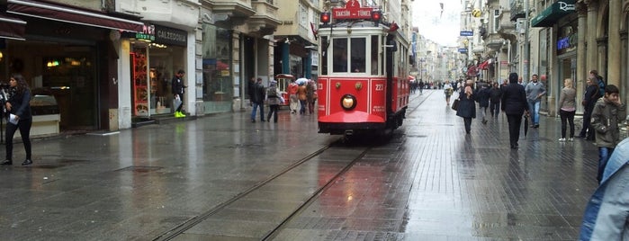 İstiklal Caddesi is one of The 10 Best Istanbul Landmarks.