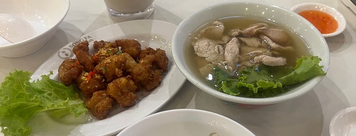 Song Fa Bak Kut Teh is one of Desmondさんのお気に入りスポット.