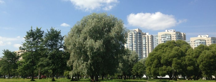 Парк Верности is one of Петроградище.