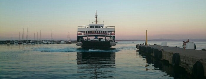 Geyikli - Bozcaada Feribotu is one of สถานที่ที่ Burak ถูกใจ.