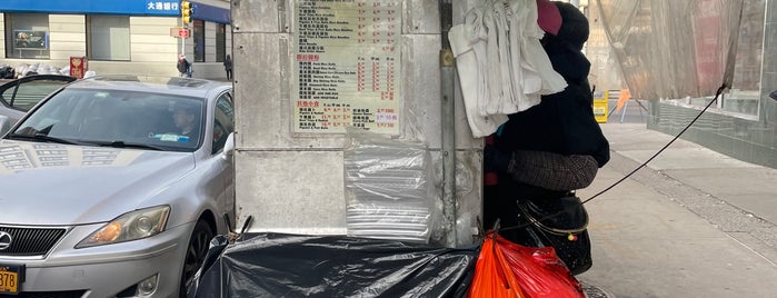 Grand Street Rice Noodle Cart is one of 차이나타운.