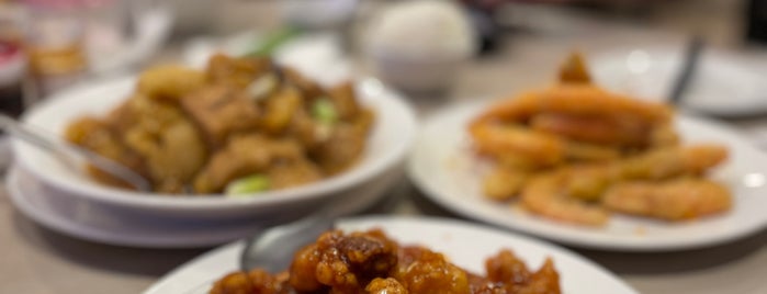 Hong Far Cafe 香港鴻發餐廳 is one of 🇨🇦 (GTA Eats).