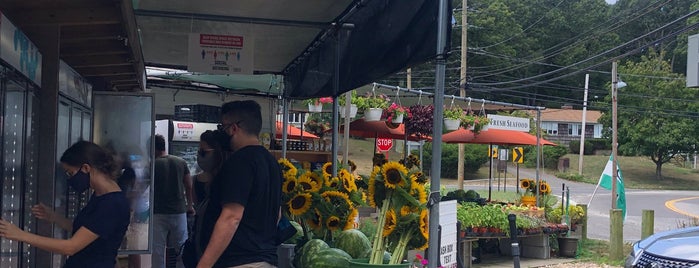 Serene Green Farm Stand is one of Sag Harbor.