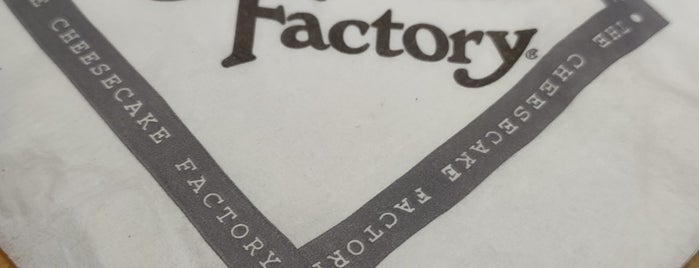 The Cheesecake Factory is one of Рестораны.