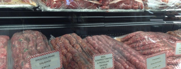 Mario's Italian Meat Market is one of Gespeicherte Orte von P..