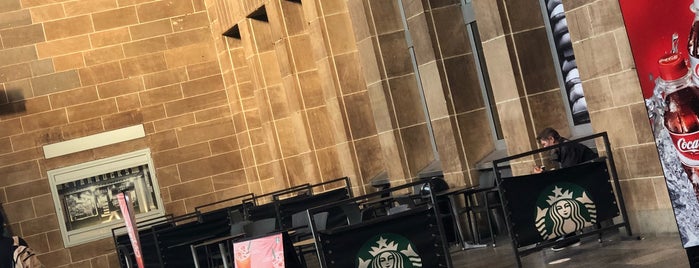 Starbucks is one of Tempat yang Disukai Monis.