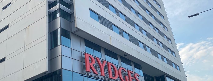 Rydges International Airport Hotel is one of Honeymoon.