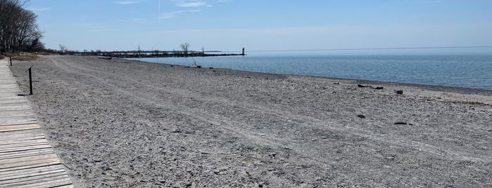Wellington Public Beach is one of CAN Toronto Outskirts.