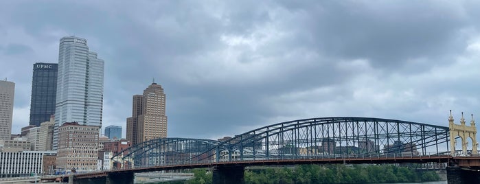 Smithfield Street Bridge is one of Pittsburgh to-do list.