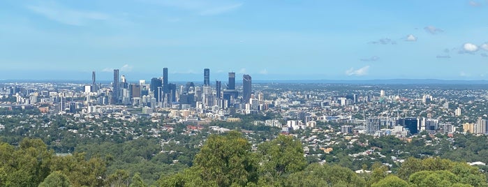 Mount Coot-tha Lookout is one of Australia - Must do.