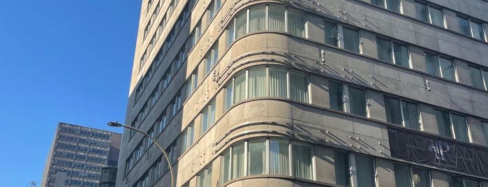 Renaissance Montreal Downtown Hotel is one of Marriott.