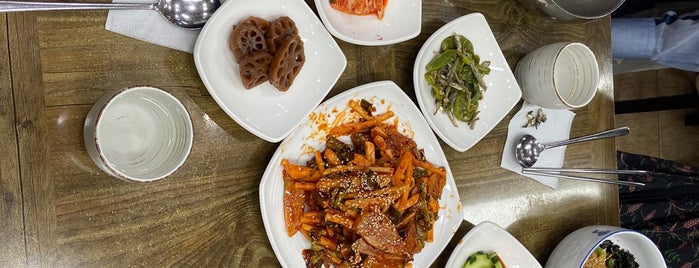 백만석 멍게비빔밥 is one of Busan에서.