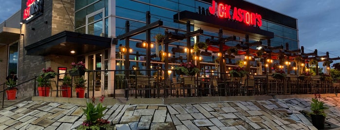 Jack Astor's Bar & Grill is one of Laval.