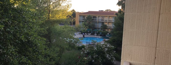 La Quinta Inn & Suites Redding is one of Top Picks For Hotels.