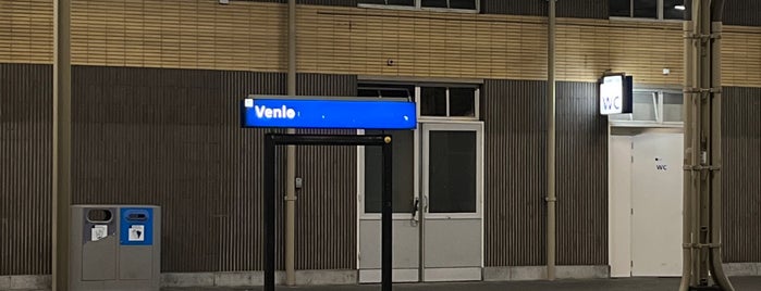 Station Venlo is one of Locais curtidos por Ruth.