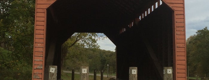 Dent's Run Covered Bridge - Built 1889 is one of Lugares favoritos de Lizzie.