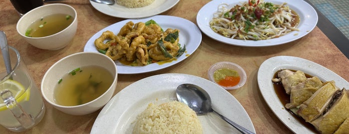 Restoran Nasi Ayam Hainan Chee Meng is one of Oug Place.
