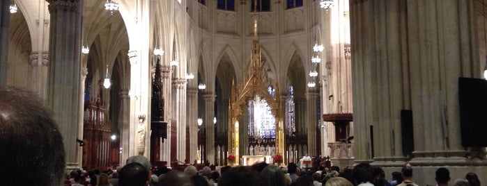 Catedral de San Patricio de Nueva York is one of Lugares favoritos de Booie.