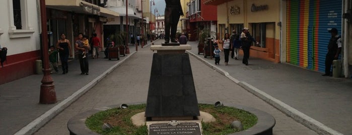 Pasaje Peatonal Calle Madero is one of Tempat yang Disukai Luis Arturo.