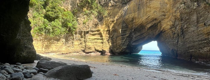 Ryugu Sea Cave is one of 中部地方.