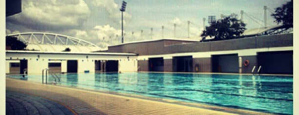 Bishan Swimming Complex is one of สถานที่ที่ Chriz Phoebe ถูกใจ.