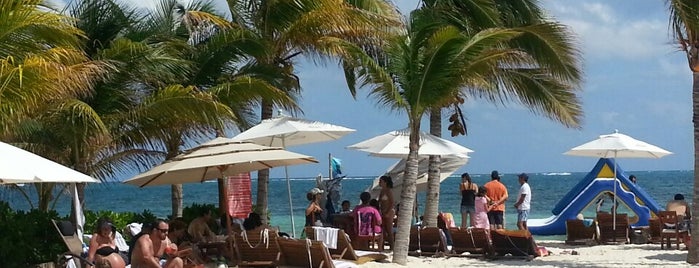Arenika Beach Club • Lounge is one of Lugares favoritos de Luis.