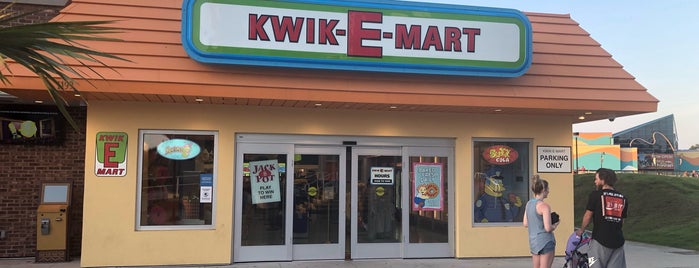 Kwik-E-Mart is one of Lieux qui ont plu à Andrew.