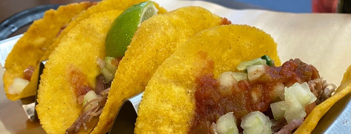 Playa Tacos & Salads is one of Vicky : понравившиеся места.