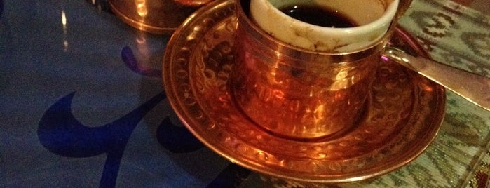 istanbul kafe is one of Locais curtidos por Eugene.