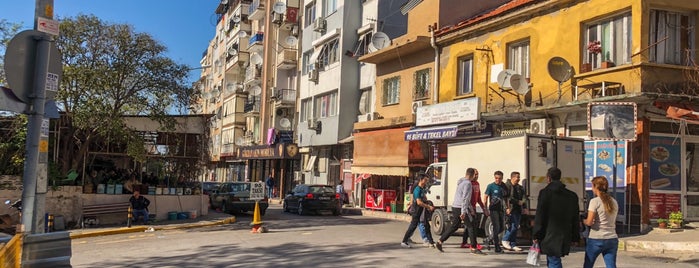 95'in Kahvehanesi is one of İzmir 3.