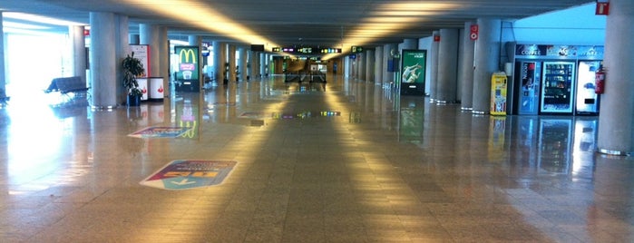 Aeroport de Palma de Mallorca (PMI) is one of Spain.