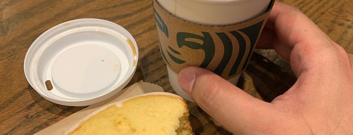 Starbucks is one of Noelleさんのお気に入りスポット.