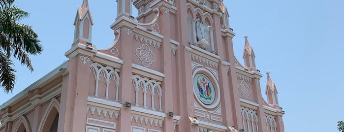 Da Nang Cathedral (Rooster Church) is one of VjetŇam.
